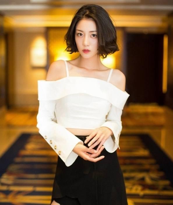 李溪芮吃瓜视频